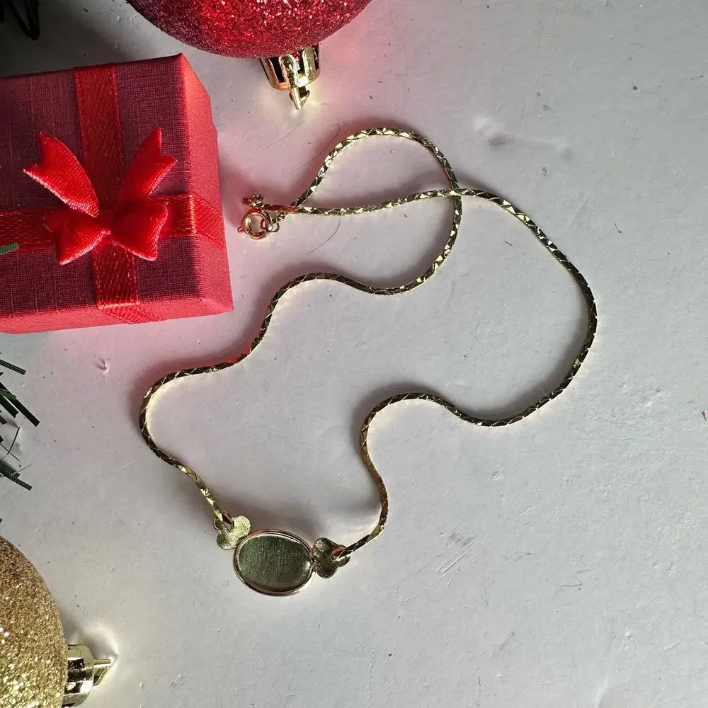 Opalesque and pearl necklace